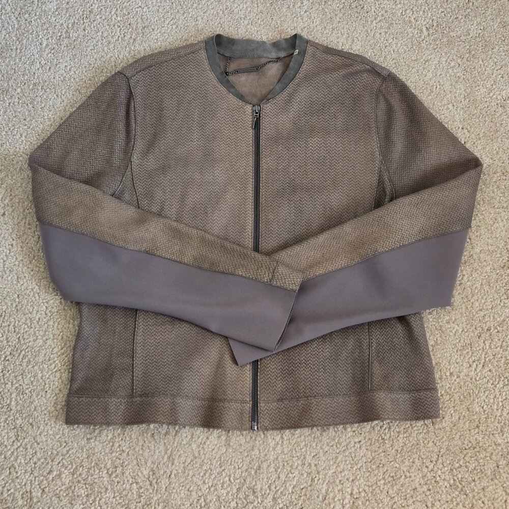 Elie Tahari die cut lambskin leather collarless jacket - Picture 2 of 16
